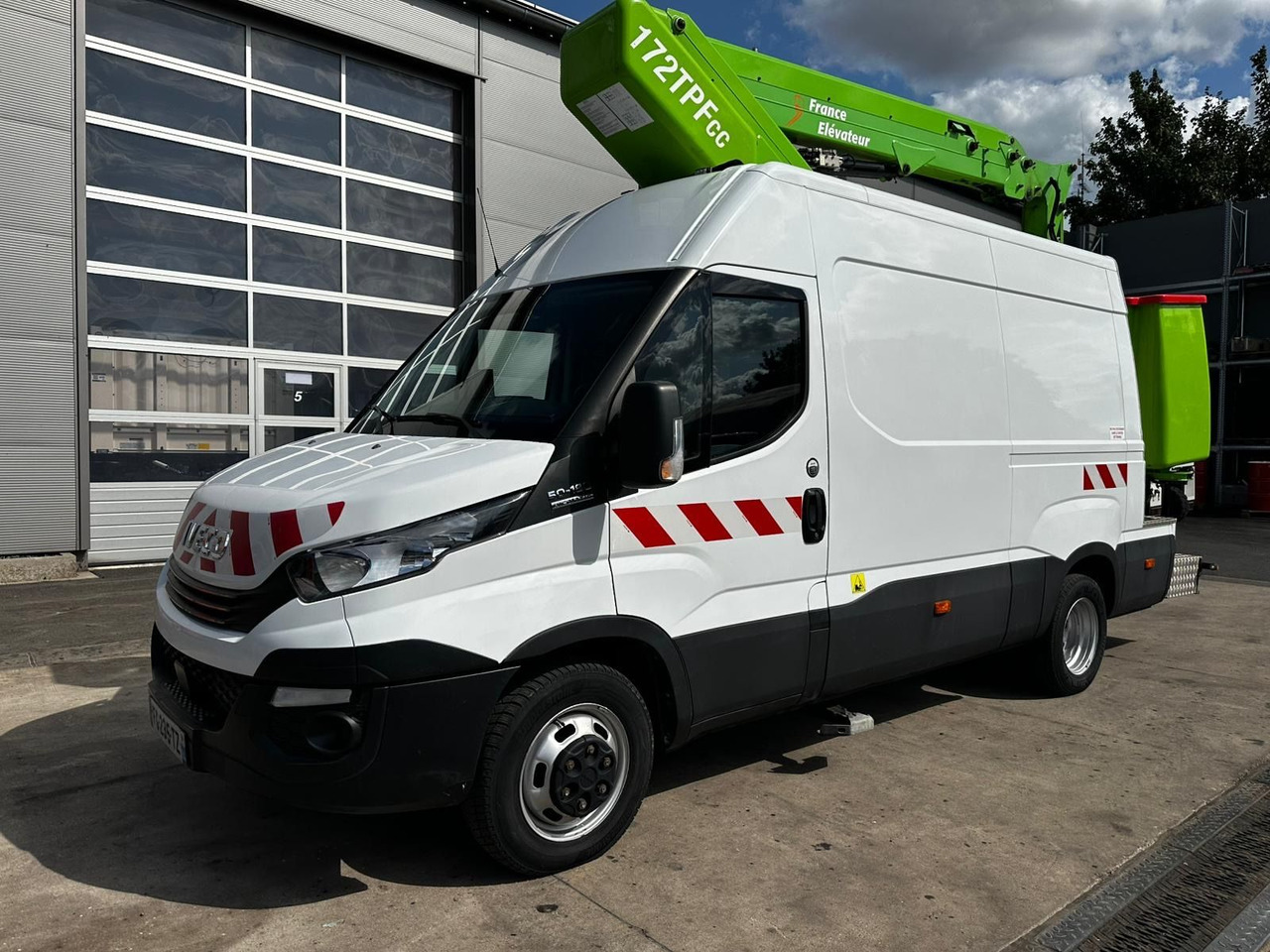 Iveco Daily 50C18 Hi-Matic/17m/Euro6/2-Punkt - Autoplošina: obrázek 1 Iveco Daily 50C18 Hi-Matic/17m/Euro6/2-Punkt - Autoplošina: obrázek 1