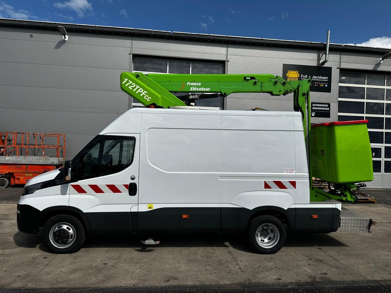 Iveco Daily 50C18 Hi-Matic/17m/Euro6/2-Punkt - Autoplošina: obrázek 2 Iveco Daily 50C18 Hi-Matic/17m/Euro6/2-Punkt - Autoplošina: obrázek 2