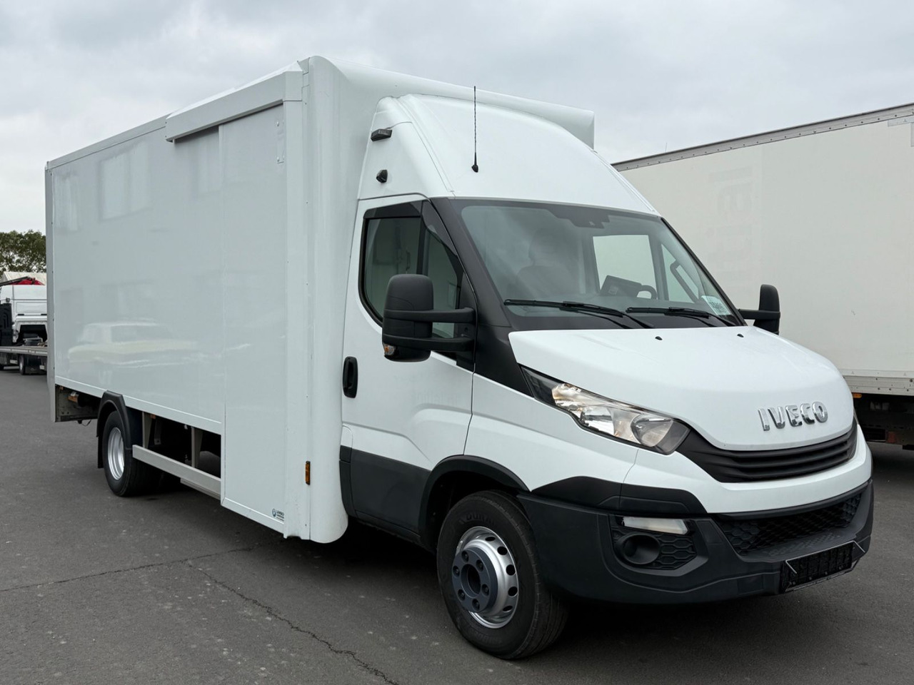 Iveco Daily 70C18 HiMatic / Luft/ Lbw./ Klima/ E6/ Top - Dodávka skřín: obrázek 1 Iveco Daily 70C18 HiMatic / Luft/ Lbw./ Klima/ E6/ Top - Dodávka skřín: obrázek 1