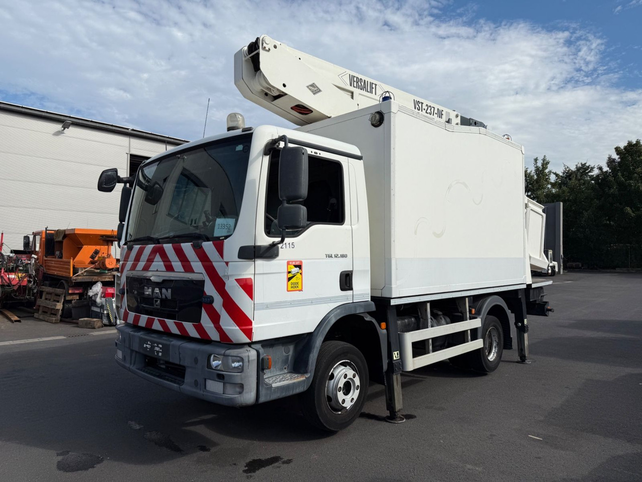 MAN TGL 12.180 Versalift/15m/orig.km/Top - Autoplošina: obrázek 1 MAN TGL 12.180 Versalift/15m/orig.km/Top - Autoplošina: obrázek 1
