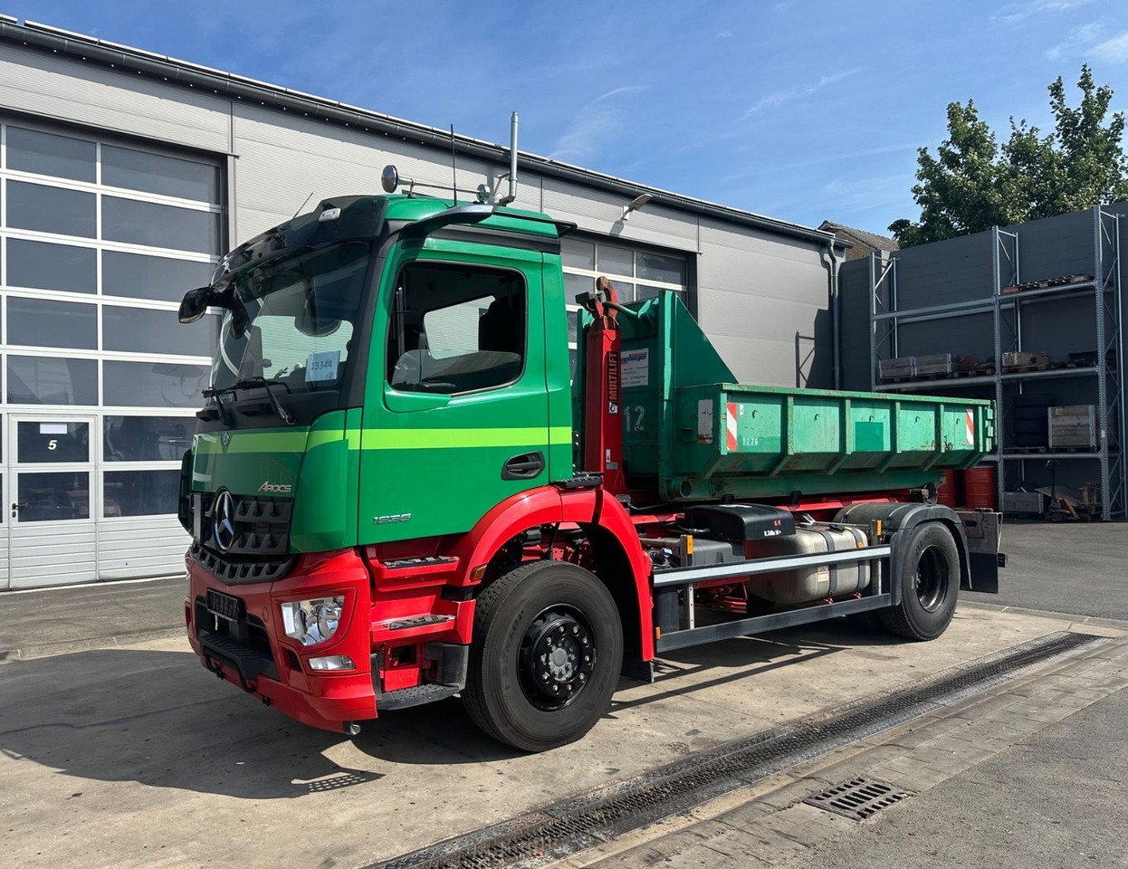 Mercedes-Benz Arocs 1836/10,7L/Hiab Ultima 14S/4x2/Autom. - Hákový nosič kontejnerů: obrázek 1 Mercedes-Benz Arocs 1836/10,7L/Hiab Ultima 14S/4x2/Autom. - Hákový nosič kontejnerů: obrázek 1