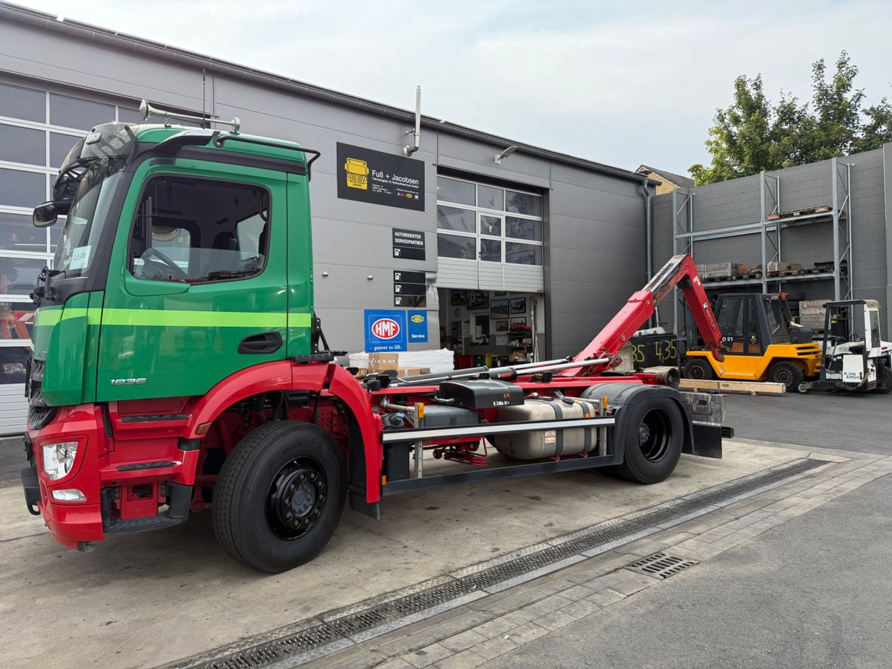Mercedes-Benz Arocs 1836/10,7L/Hiab Ultima 14S/4x2/Autom./Top - Hákový nosič kontejnerů: obrázek 3 Mercedes-Benz Arocs 1836/10,7L/Hiab Ultima 14S/4x2/Autom./Top - Hákový nosič kontejnerů: obrázek 3