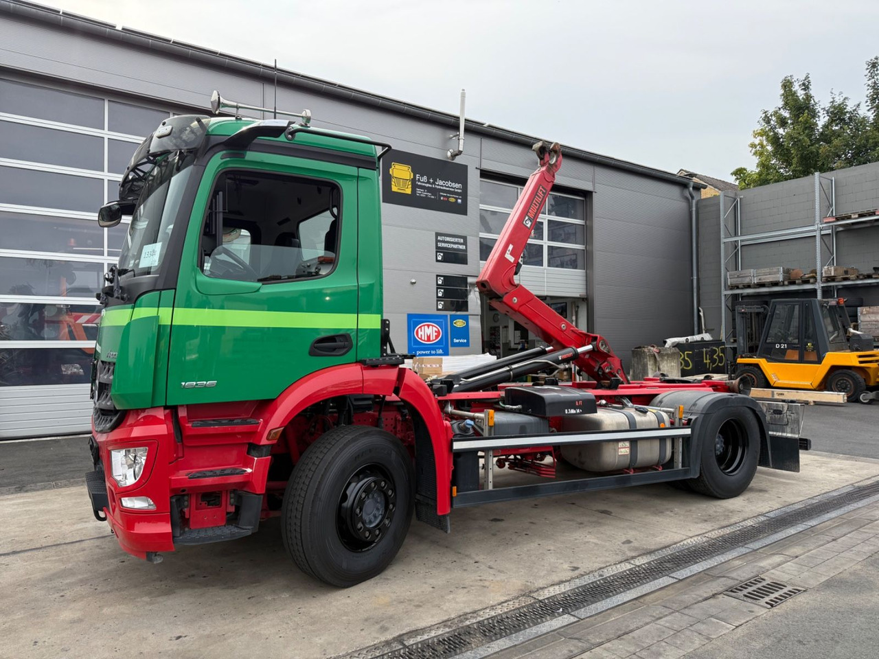 Mercedes-Benz Arocs 1836/10,7L/Hiab Ultima 14S/4x2/Autom./Top - Hákový nosič kontejnerů: obrázek 2 Mercedes-Benz Arocs 1836/10,7L/Hiab Ultima 14S/4x2/Autom./Top - Hákový nosič kontejnerů: obrázek 2