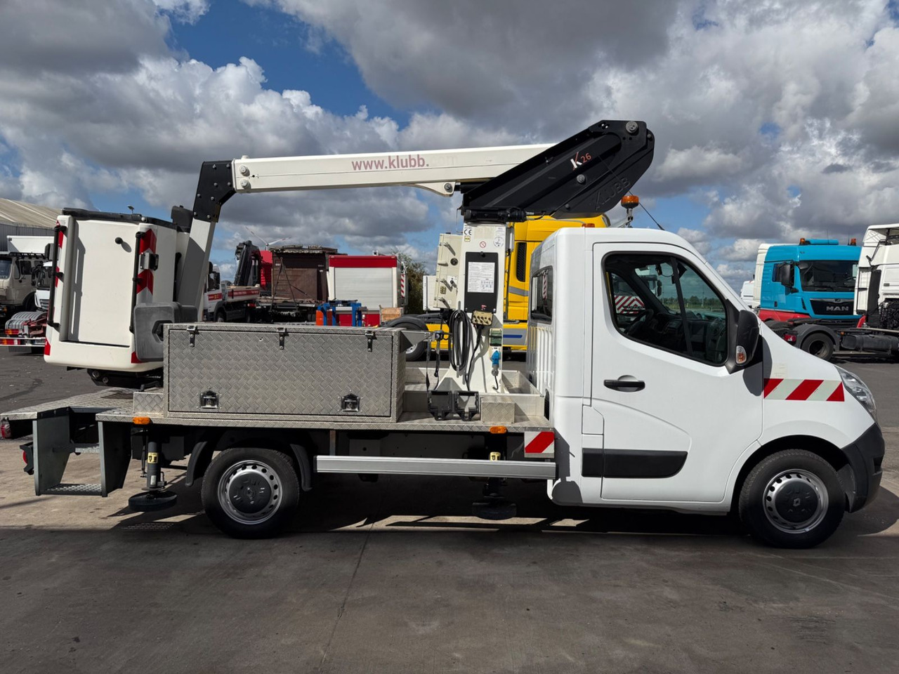 Renault Master III Steiger Klubb K26 / 11,2m / 200Kg - Autoplošina: obrázek 4 Renault Master III Steiger Klubb K26 / 11,2m / 200Kg - Autoplošina: obrázek 4