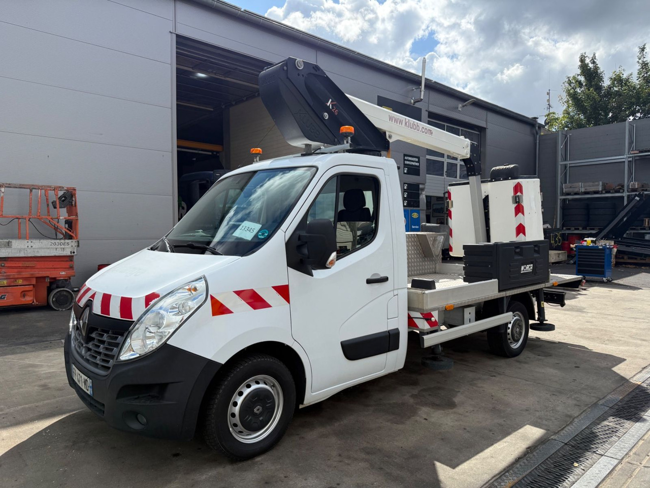 Renault Master III Steiger Klubb K26 / 11,2m / 200Kg - Autoplošina: obrázek 1 Renault Master III Steiger Klubb K26 / 11,2m / 200Kg - Autoplošina: obrázek 1
