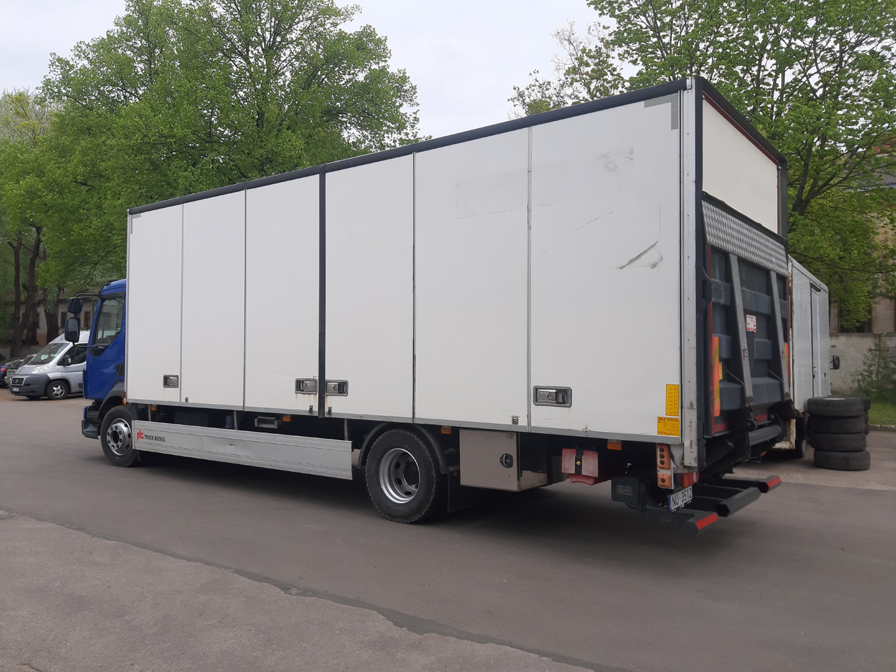 VOLVO FL - Skříňový nákladní auto: obrázek 3 VOLVO FL - Skříňový nákladní auto: obrázek 3