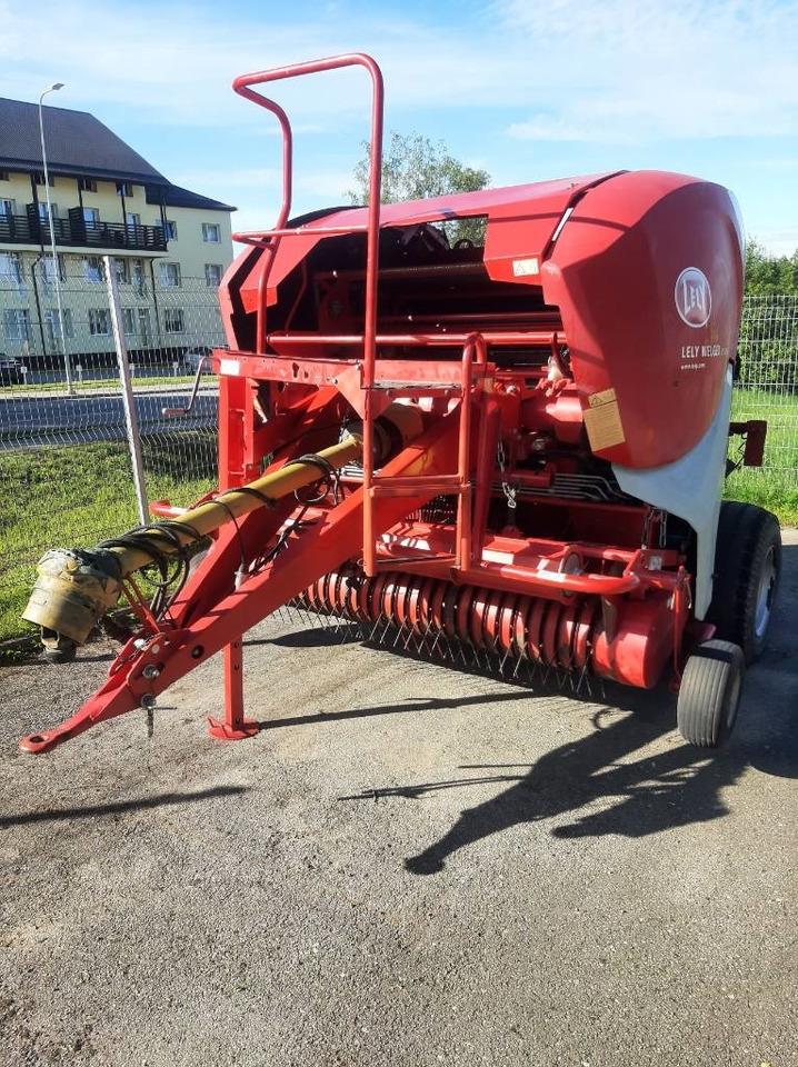 Lely Welger RP 245 Profi - Lis na válcové balíky: obrázek 1 Lely Welger RP 245 Profi - Lis na válcové balíky: obrázek 1