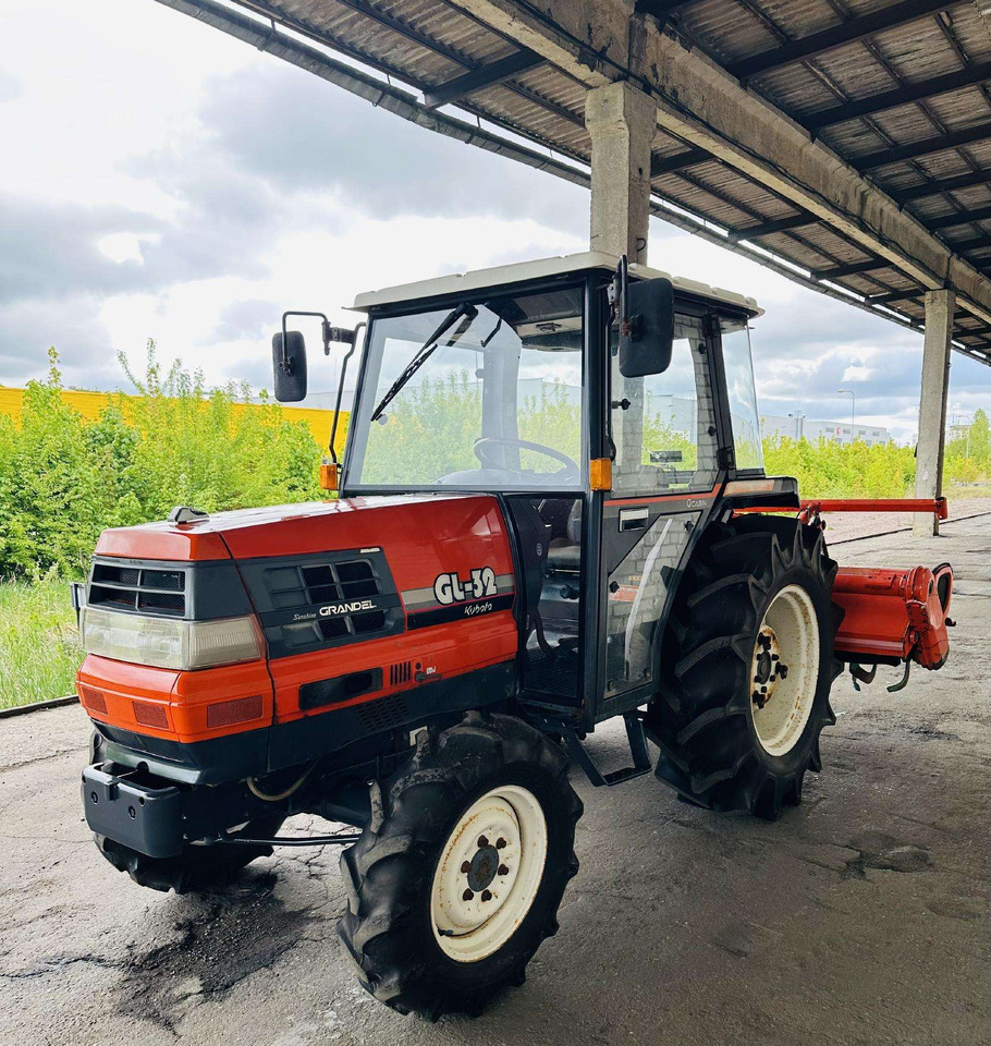 Kubota GL32 - Traktor: obrázek 1 Kubota GL32 - Traktor: obrázek 1
