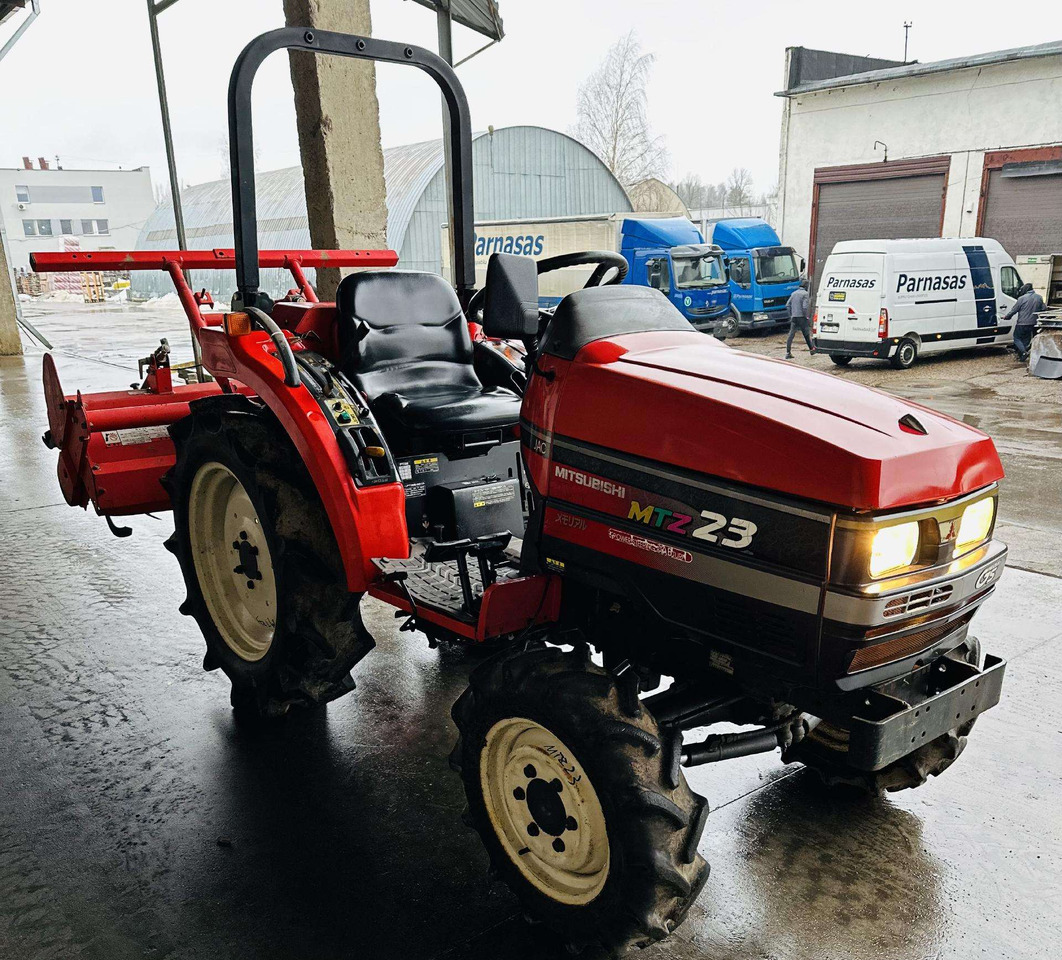 Mitsubishi MTZ23 - Traktor: obrázek 2 Mitsubishi MTZ23 - Traktor: obrázek 2