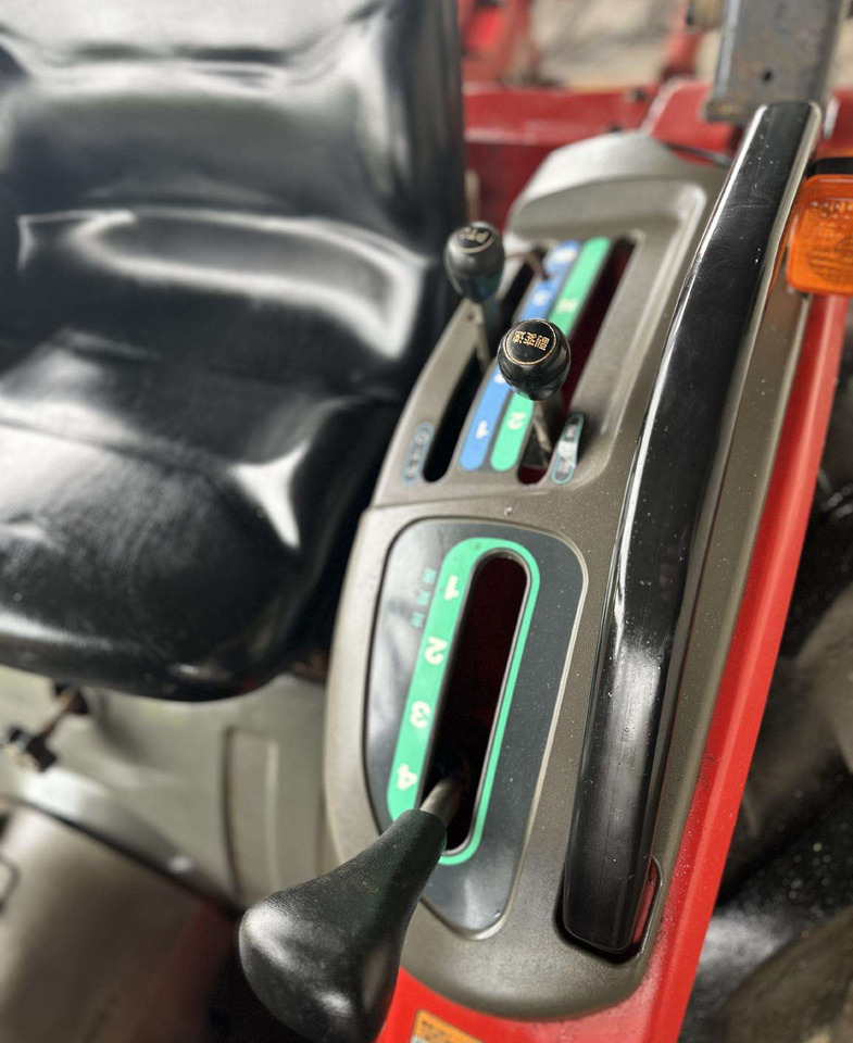 Yanmar F230 - Traktor: obrázek 5 Yanmar F230 - Traktor: obrázek 5