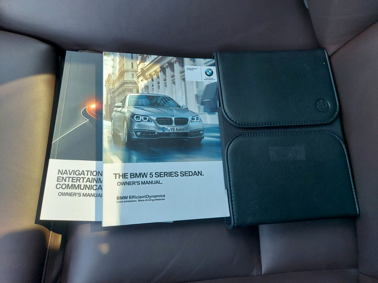 Sedan BMW 550i Limousine Autom. M-Sport HUD Glasdach H&K: obrázek 28