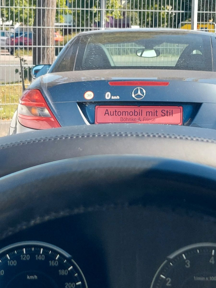 Sedan BMW 550i Limousine Autom. M-Sport HUD Glasdach H&K: obrázek 18