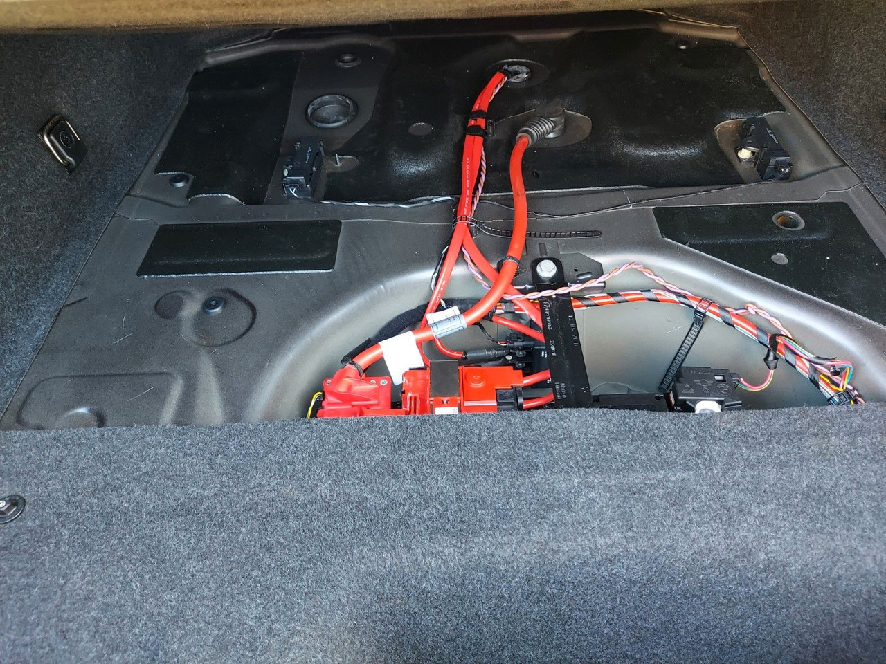 Sedan BMW 550i Limousine Autom. M-Sport HUD Glasdach H&K: obrázek 25