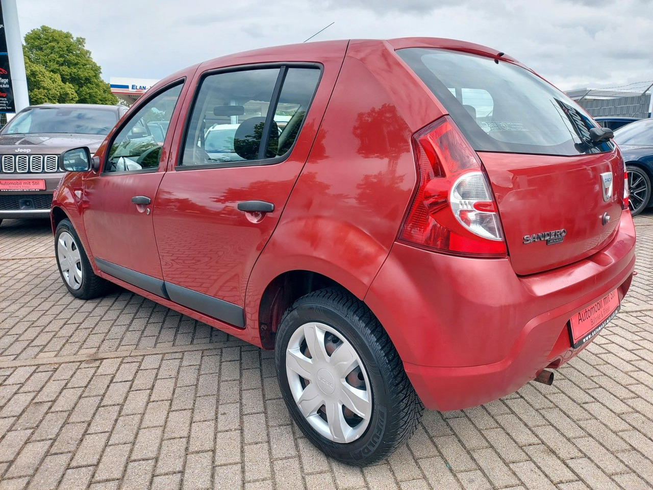 Dacia Sandero 1.4 MPI CD-Radio M+S - Sedan: obrázek 4 Dacia Sandero 1.4 MPI CD-Radio M+S - Sedan: obrázek 4