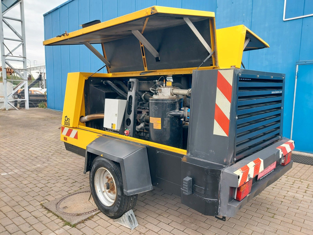 Kaeser M135 SIGMA 1008 STD. FAHRANLAGE - Mobilní kompresor: obrázek 2 Kaeser M135 SIGMA 1008 STD. FAHRANLAGE - Mobilní kompresor: obrázek 2
