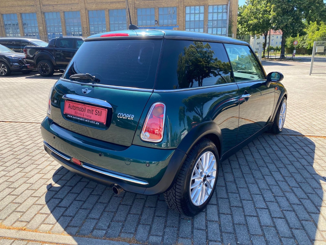 MINI COOPER Mini Cooper Klima Teilleder Alu PDC - Osobní auto: obrázek 4 MINI COOPER Mini Cooper Klima Teilleder Alu PDC - Osobní auto: obrázek 4