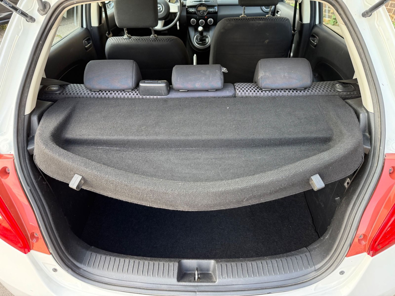 Osobní auto Mazda 2 Lim. 1.3 Origami 5 TÜER KLIMA SHZ TÜV NEU: obrázek 13