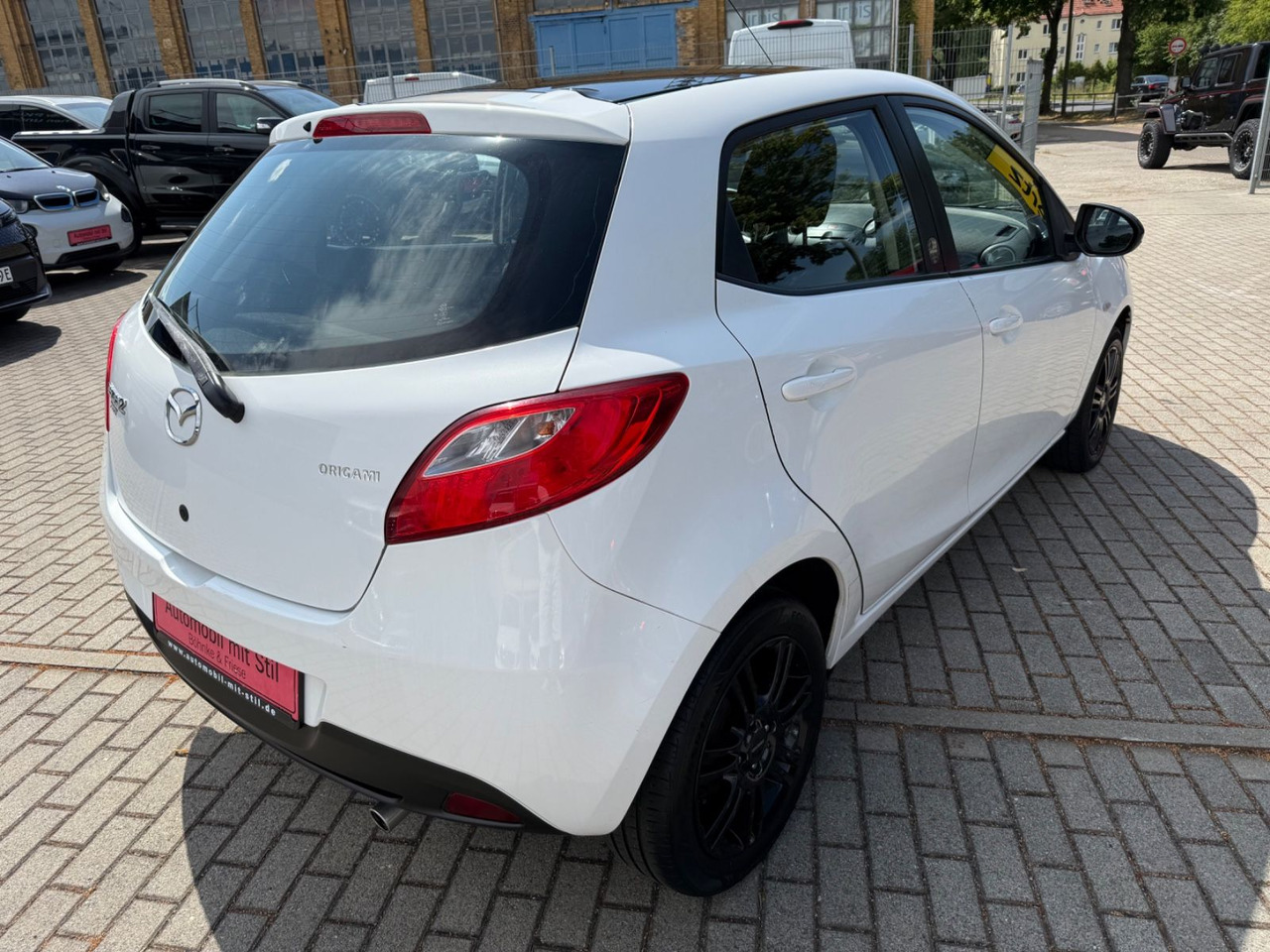 Mazda 2 Lim. 1.3 Origami 5 TÜER KLIMA SHZ TÜV NEU - Osobní auto: obrázek 4 Mazda 2 Lim. 1.3 Origami 5 TÜER KLIMA SHZ TÜV NEU - Osobní auto: obrázek 4