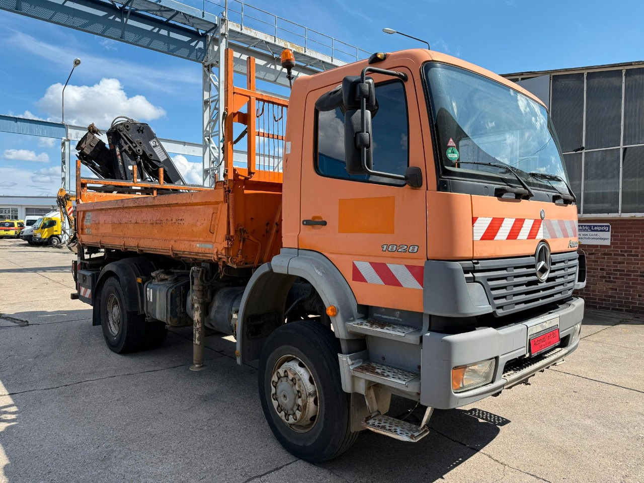 Mercedes-Benz ATEGO 1828 4X4 MEILER + HIAB KRAN 144 FS-3 - Sklápěč, Auto s hydraulickou rukou: obrázek 1 Mercedes-Benz ATEGO 1828 4X4 MEILER + HIAB KRAN 144 FS-3 - Sklápěč, Auto s hydraulickou rukou: obrázek 1