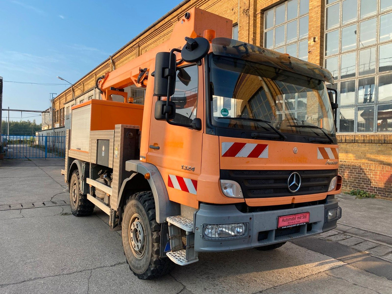 Mercedes-Benz ATEGO 4X4 1324 Hub Steiger Ruthmann T220 - Autoplošina: obrázek 2 Mercedes-Benz ATEGO 4X4 1324 Hub Steiger Ruthmann T220 - Autoplošina: obrázek 2
