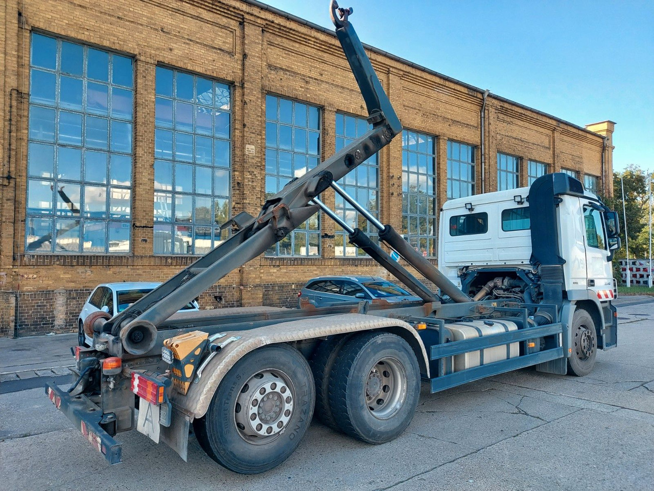 Mercedes-Benz Actros 6-Zyl. 2546 ABROLLKIPPER MEILER - Hákový nosič kontejnerů: obrázek 1 Mercedes-Benz Actros 6-Zyl. 2546 ABROLLKIPPER MEILER - Hákový nosič kontejnerů: obrázek 1