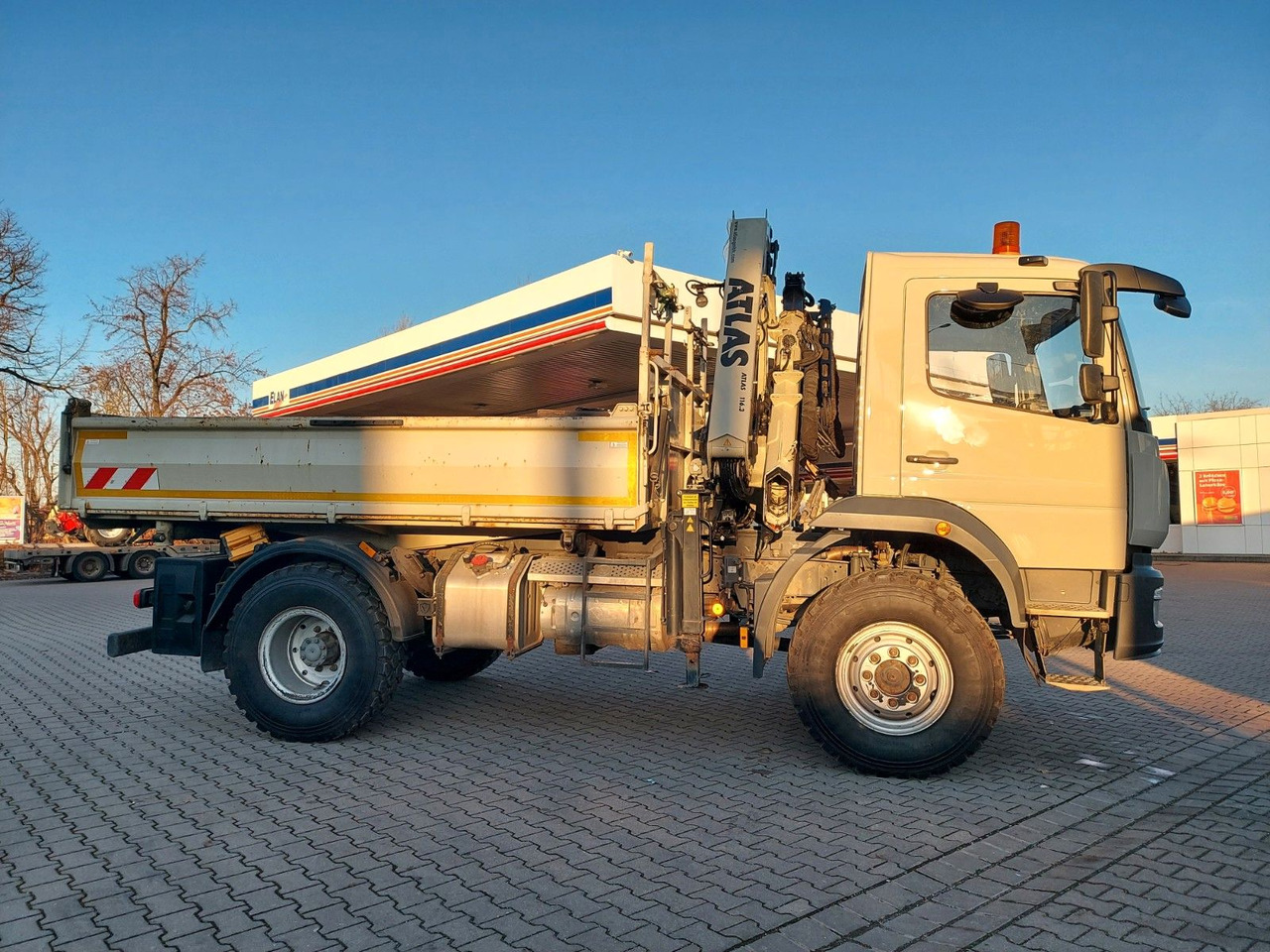 Mercedes-Benz Atego / 1324 MEILLER 4X4 KRAN ATLAS 116.3 Kipper - Sklápěč, Auto s hydraulickou rukou: obrázek 3 Mercedes-Benz Atego / 1324 MEILLER 4X4 KRAN ATLAS 116.3 Kipper - Sklápěč, Auto s hydraulickou rukou: obrázek 3