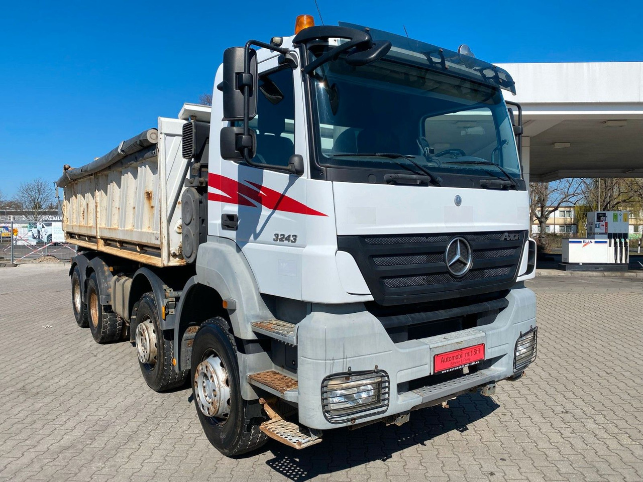 Mercedes-Benz Axor 2 C 4-Achser 3243 8x4 Kipp RETARDER MEILLER - Sklápěč: obrázek 4 Mercedes-Benz Axor 2 C 4-Achser 3243 8x4 Kipp RETARDER MEILLER - Sklápěč: obrázek 4