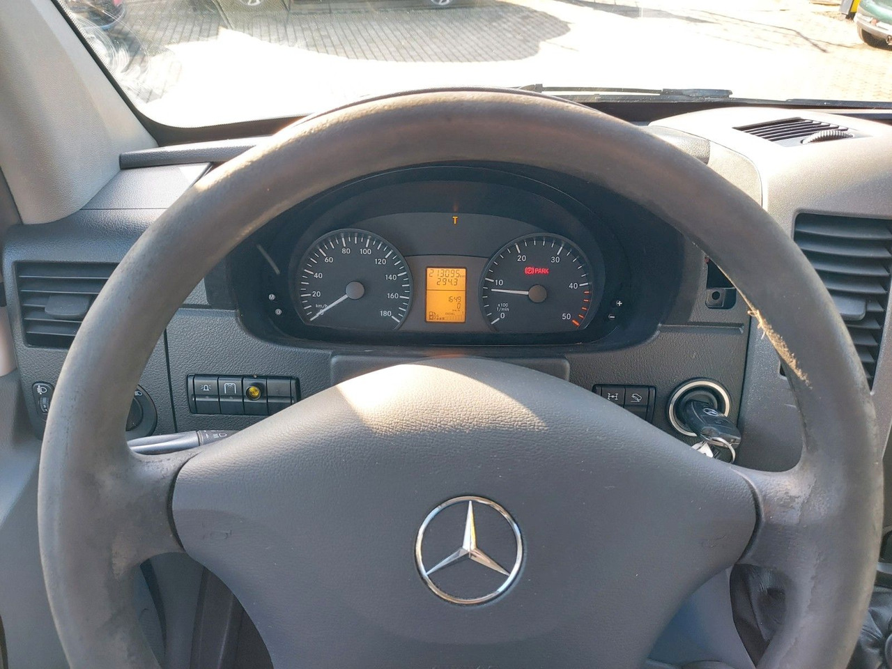 Mercedes-Benz Sprinter II Pritsche DoKa 516 4X4 Plane 6 Sitze leasing Mercedes-Benz Sprinter II Pritsche DoKa 516 4X4 Plane 6 Sitze: obrázek 11