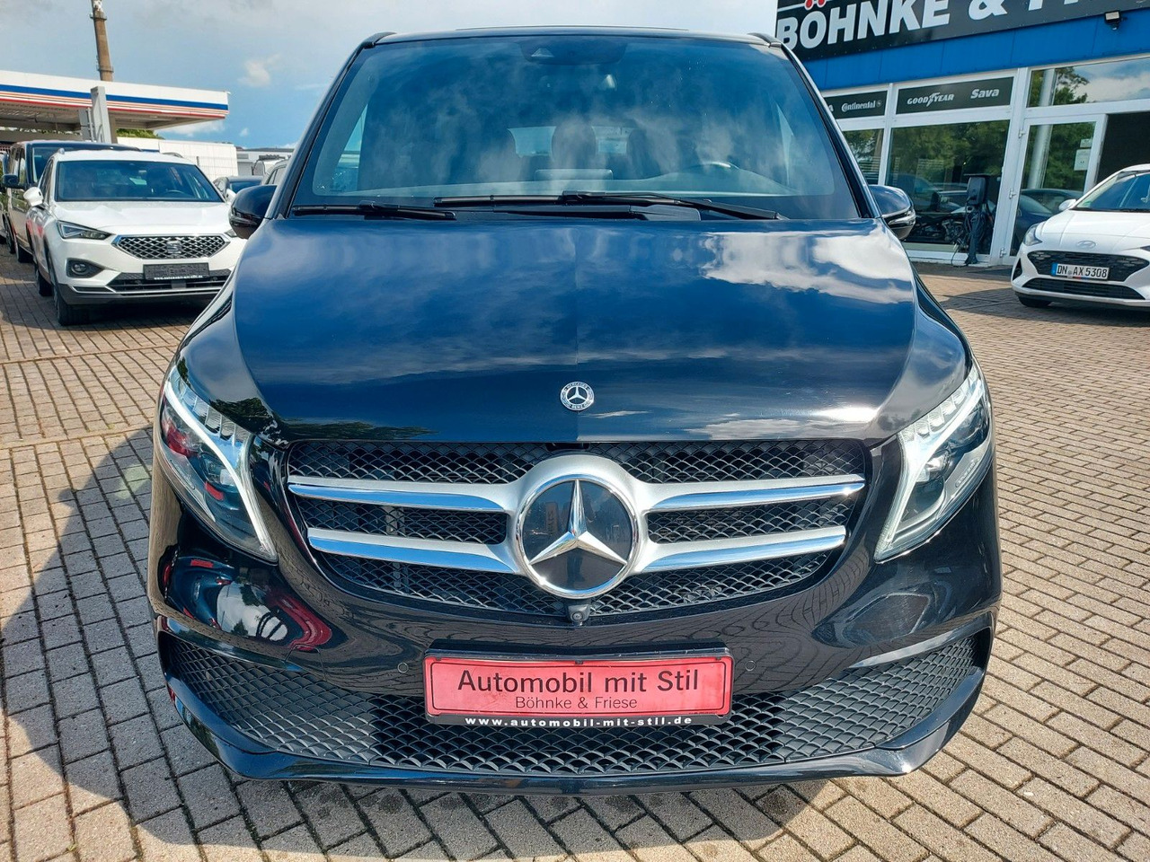 Mercedes-Benz V -Klasse V250 d AMG AVANTGARDE extralang 8 Sitz - Mikrobus: obrázek 3 Mercedes-Benz V -Klasse V250 d AMG AVANTGARDE extralang 8 Sitz - Mikrobus: obrázek 3