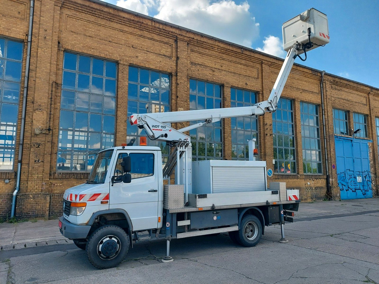 Mercedes-Benz VARIO 814D HUB Steiger WUMAG WDT 155 4X4 ALLRAD - Autoplošina: obrázek 1 Mercedes-Benz VARIO 814D HUB Steiger WUMAG WDT 155 4X4 ALLRAD - Autoplošina: obrázek 1