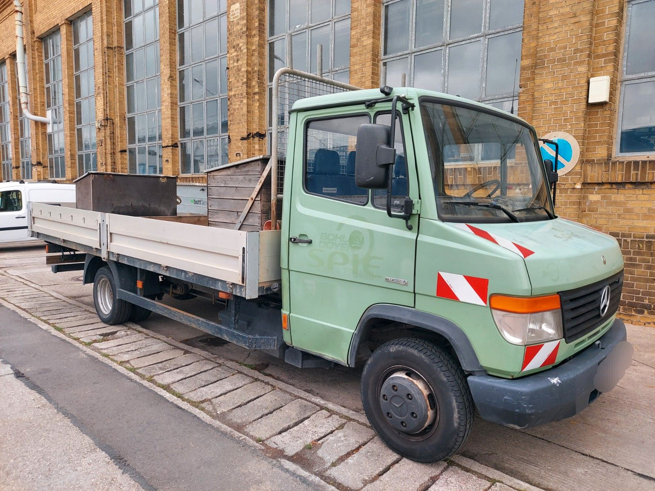 Mercedes-Benz Vario 613D Pritsche lang extralang - Dodávka valník: obrázek 1 Mercedes-Benz Vario 613D Pritsche lang extralang - Dodávka valník: obrázek 1