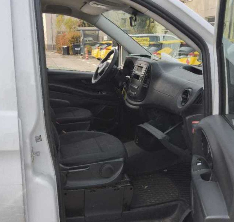 Mercedes-Benz Vito Tourer 114CDI Lang TOURER KLIMA 10 /26 TÜV - Mikrobus: obrázek 5 Mercedes-Benz Vito Tourer 114CDI Lang TOURER KLIMA 10 /26 TÜV - Mikrobus: obrázek 5