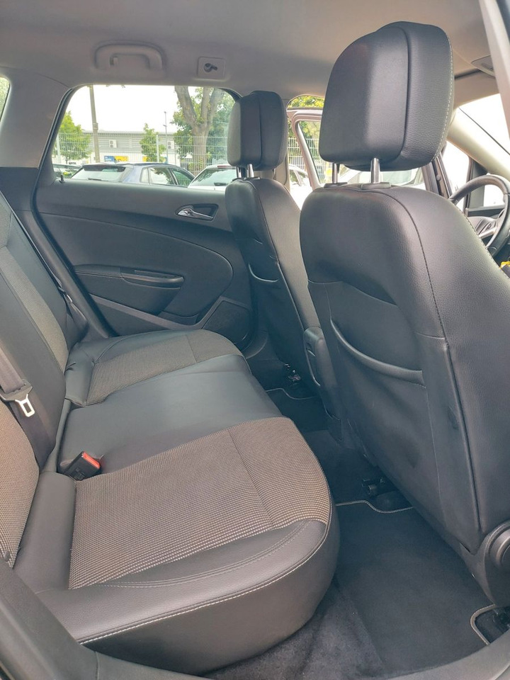 Opel Astra J Sports Tourer Exklusiv Navi Xenon AHK - Osobní auto: obrázek 5 Opel Astra J Sports Tourer Exklusiv Navi Xenon AHK - Osobní auto: obrázek 5