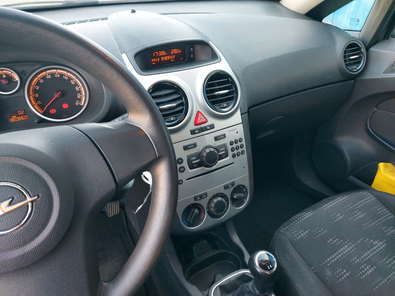 Opel Corsa D Edition Klima - Osobní auto: obrázek 5 Opel Corsa D Edition Klima - Osobní auto: obrázek 5