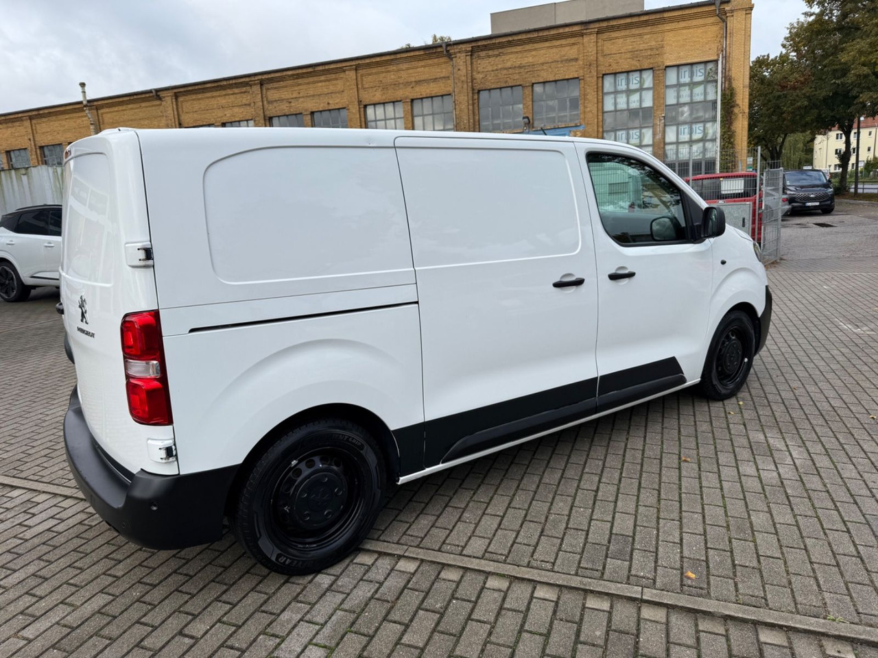 Peugeot Expert Kasten Premium L2 SHZ KLIMA STANDHEIZUNG - Mikrobus: obrázek 4 Peugeot Expert Kasten Premium L2 SHZ KLIMA STANDHEIZUNG - Mikrobus: obrázek 4