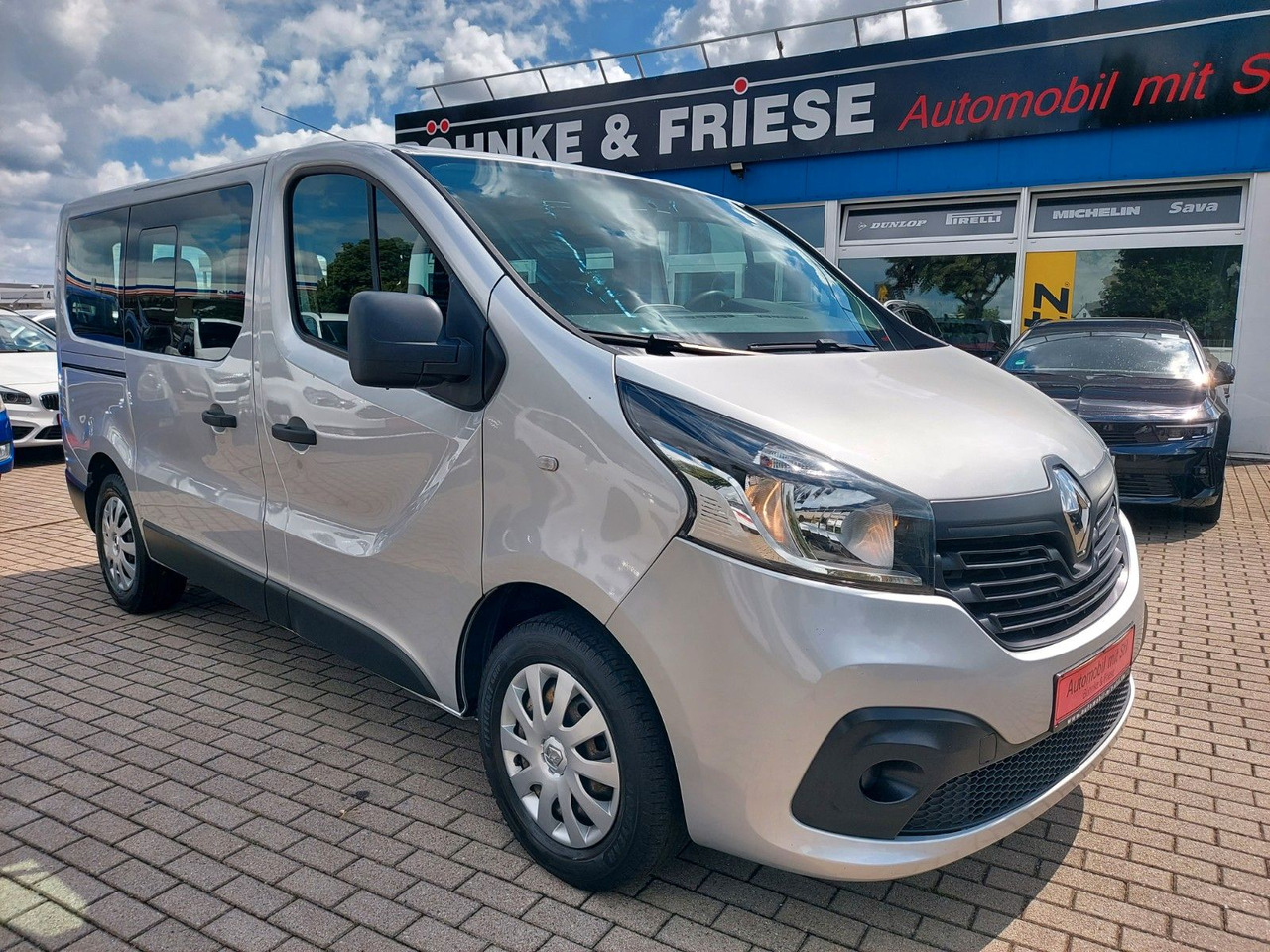 Renault Trafic Combi L1H1 2,7t Expression Klima - Mikrobus: obrázek 2 Renault Trafic Combi L1H1 2,7t Expression Klima - Mikrobus: obrázek 2