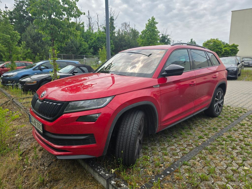 Skoda Kodiaq Sportline LED AUTOMATIK NAVI ALCANTARA - SUV: obrázek 1 Skoda Kodiaq Sportline LED AUTOMATIK NAVI ALCANTARA - SUV: obrázek 1