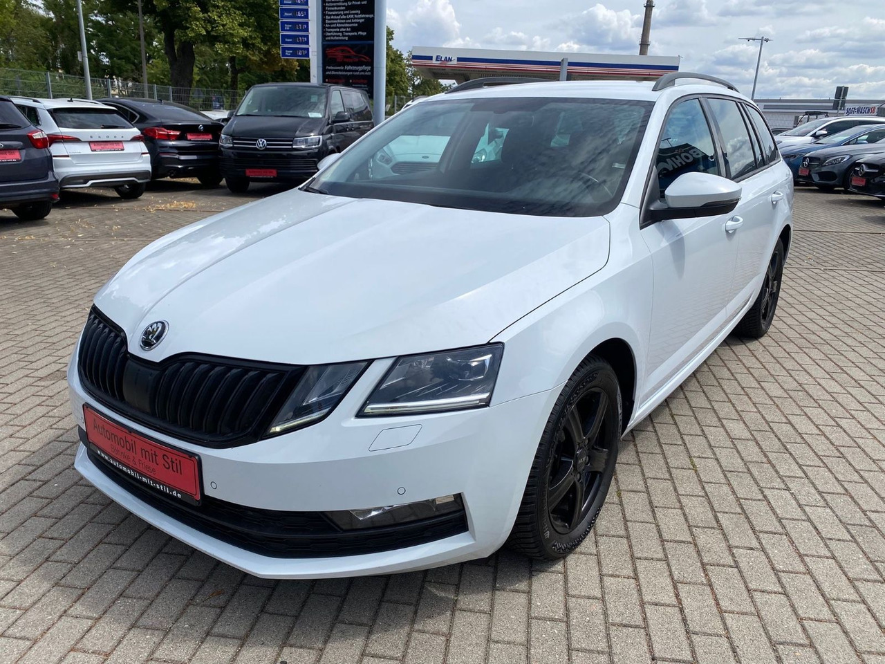 Skoda Octavia Combi Soleil DSG LED Radar ACC - Osobní auto: obrázek 3 Skoda Octavia Combi Soleil DSG LED Radar ACC - Osobní auto: obrázek 3