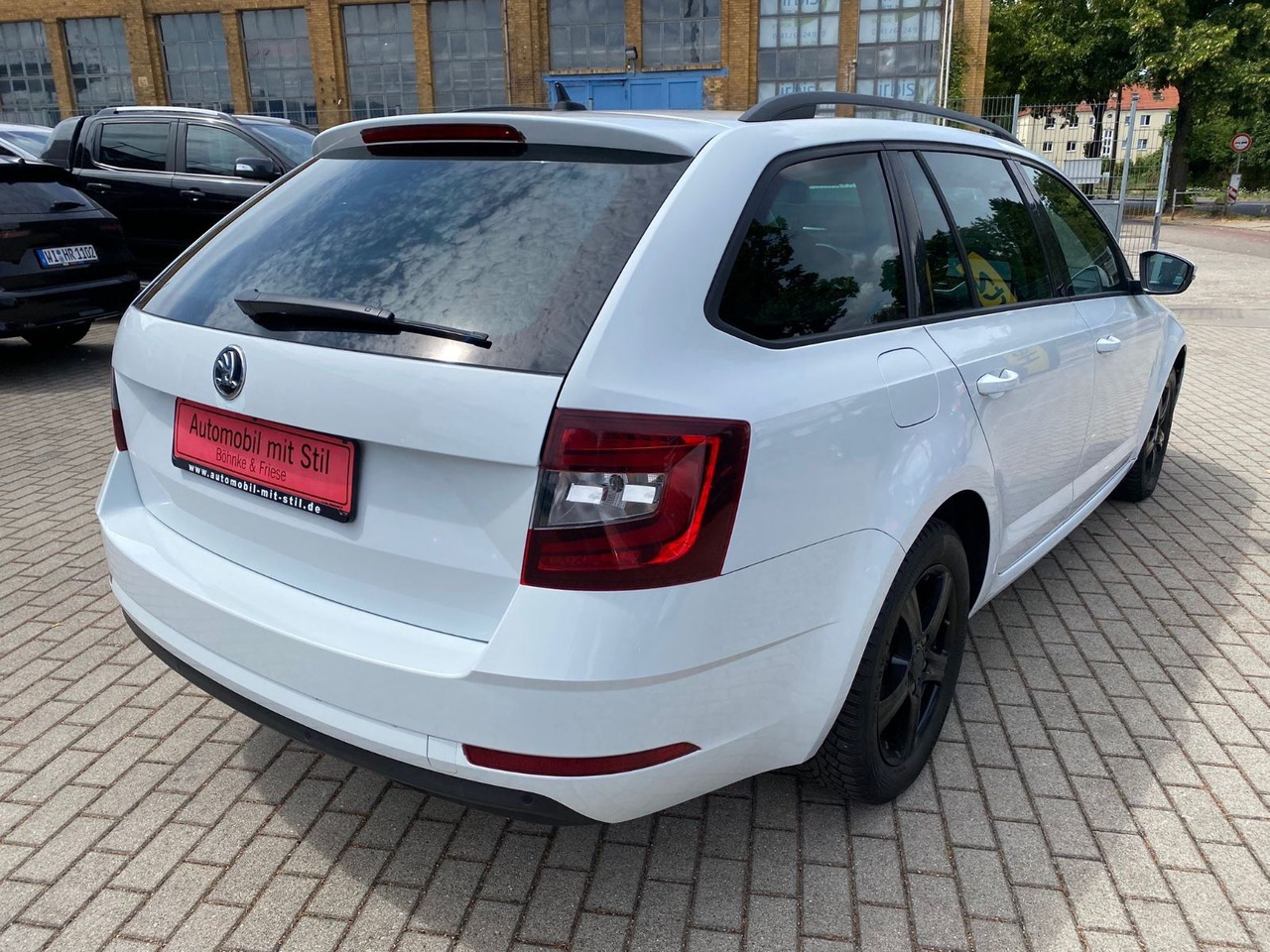 Skoda Octavia Combi Soleil DSG LED Radar ACC - Osobní auto: obrázek 2 Skoda Octavia Combi Soleil DSG LED Radar ACC - Osobní auto: obrázek 2