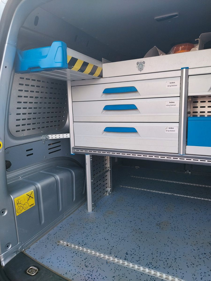 Mikrobus Volkswagen Caddy Nfz Kasten BMT 4Motion Navi Klima Standhei: obrázek 22
