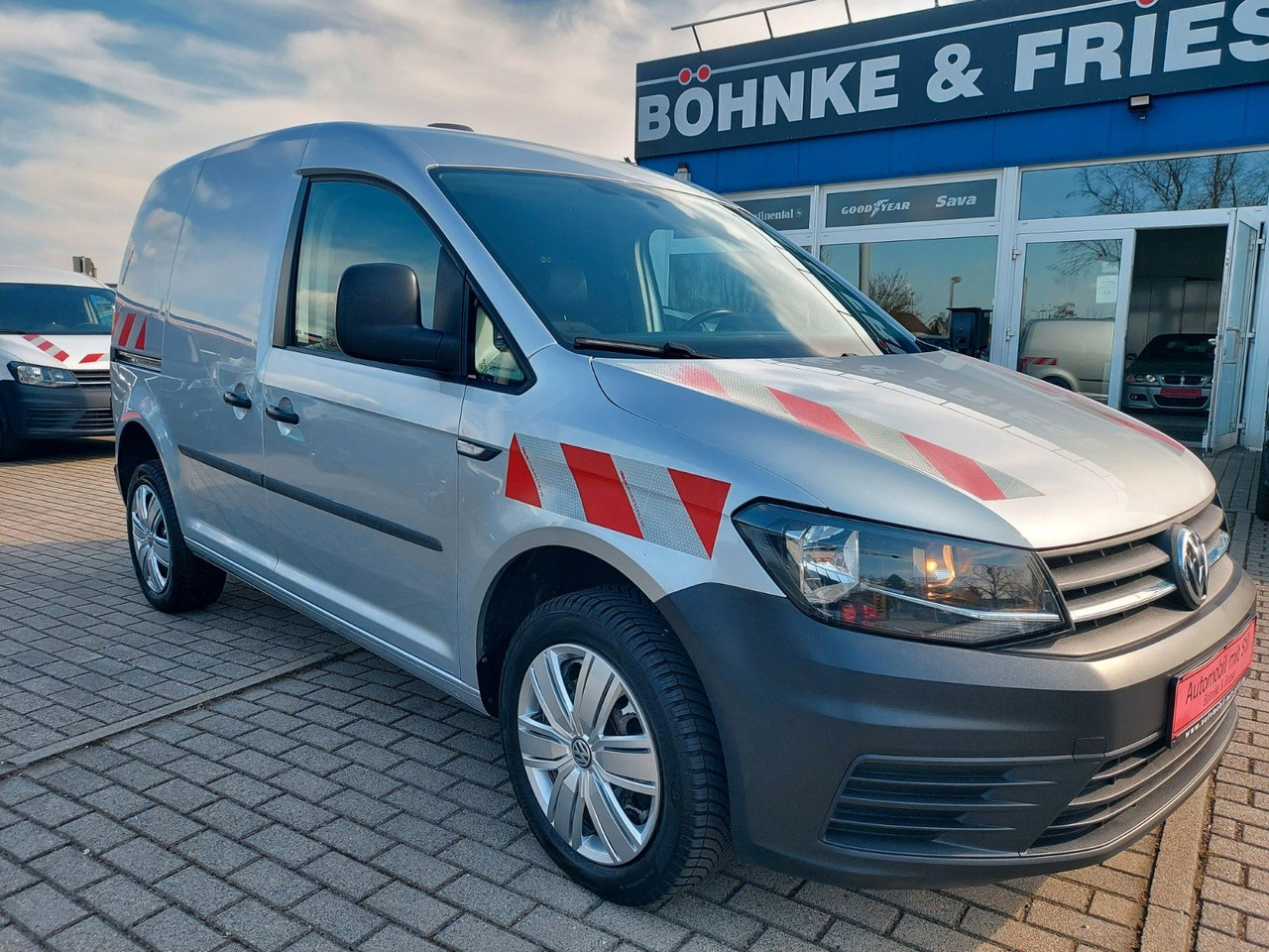Volkswagen Caddy Nfz Kasten BMT 4Motion Navi Klima Standhei - Mikrobus: obrázek 3 Volkswagen Caddy Nfz Kasten BMT 4Motion Navi Klima Standhei - Mikrobus: obrázek 3
