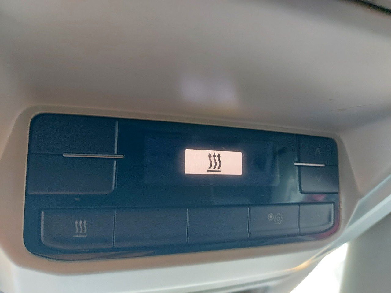 Volkswagen Crafter Kasten 35 lang Hochdach 4MOTION Maxi - Mikrobus: obrázek 3 Volkswagen Crafter Kasten 35 lang Hochdach 4MOTION Maxi - Mikrobus: obrázek 3