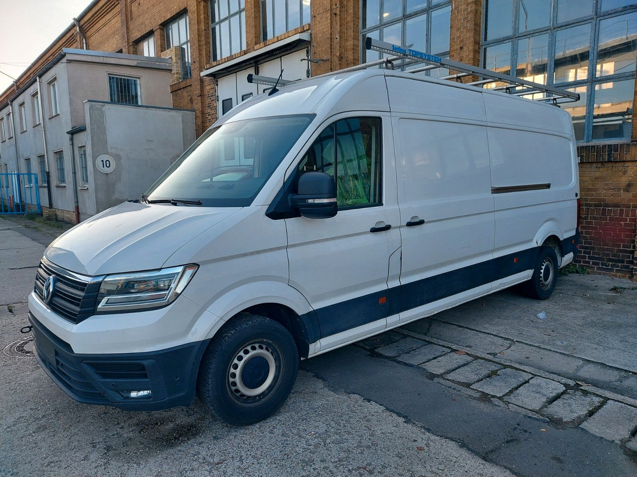 Volkswagen Crafter Kasten 35 lang Hochdach 4MOTION Maxi - Mikrobus: obrázek 2 Volkswagen Crafter Kasten 35 lang Hochdach 4MOTION Maxi - Mikrobus: obrázek 2