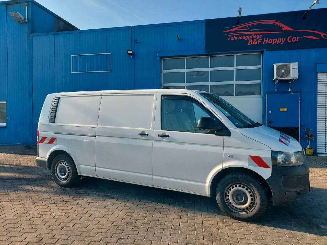 Volkswagen T5 Transporter Kasten Kombi lang 4Motion - Mikrobus: obrázek 1 Volkswagen T5 Transporter Kasten Kombi lang 4Motion - Mikrobus: obrázek 1