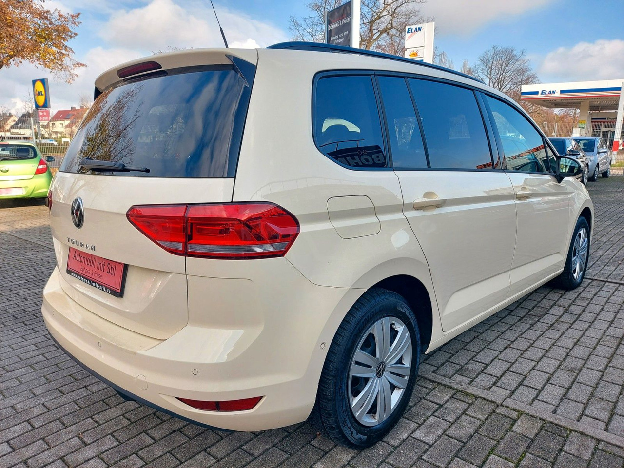 Volkswagen Touran 2.0 TDI SCR DSG Comfortline TAXI 7 Sitze - Mikrobus: obrázek 4 Volkswagen Touran 2.0 TDI SCR DSG Comfortline TAXI 7 Sitze - Mikrobus: obrázek 4