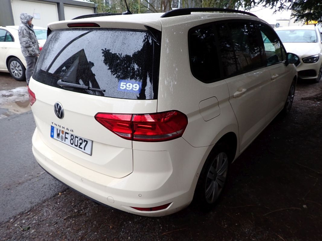 Volkswagen Touran 2.0 TDI SCR DSG Comfortline TAXI LED NAVI - Mikrobus: obrázek 3 Volkswagen Touran 2.0 TDI SCR DSG Comfortline TAXI LED NAVI - Mikrobus: obrázek 3