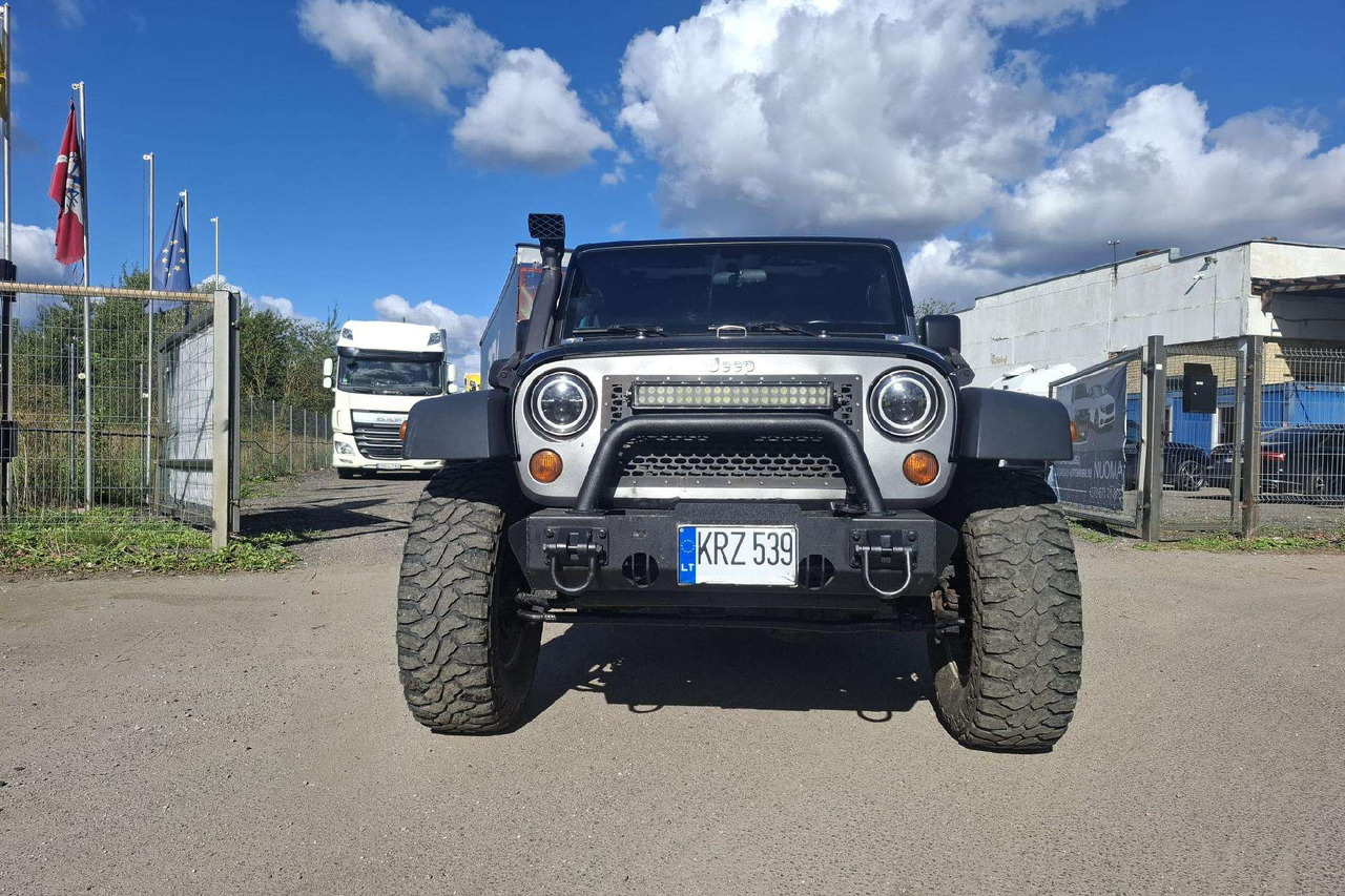 Jeep Wrangler - SUV: obrázek 4 Jeep Wrangler - SUV: obrázek 4