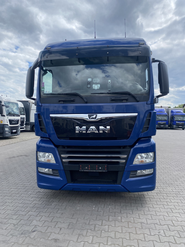 MAN TGX - Plachtový nákladní auto: obrázek 4 MAN TGX - Plachtový nákladní auto: obrázek 4