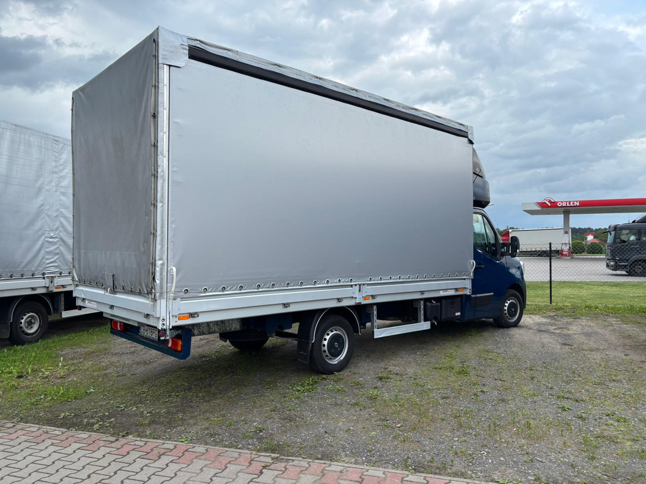 Renault Master - Plachtová dodávka: obrázek 4 Renault Master - Plachtová dodávka: obrázek 4