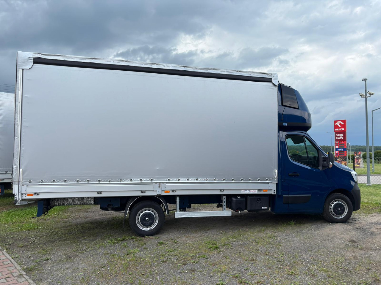 Renault Master - Plachtová dodávka: obrázek 5 Renault Master - Plachtová dodávka: obrázek 5